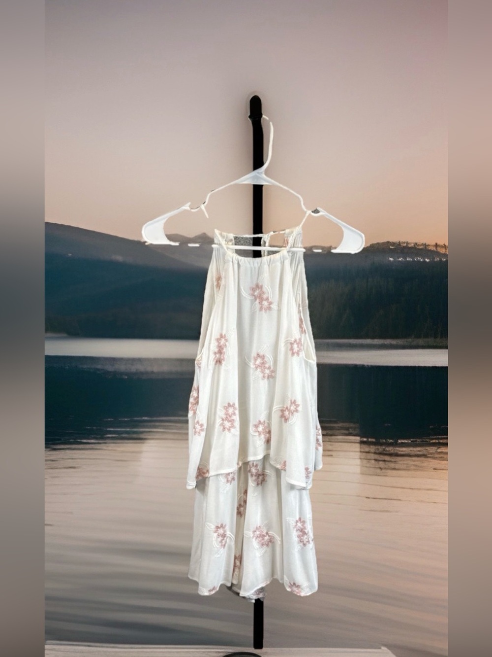 Sadie & Sage Women’s Romper Halter Open Back White W/ PinkFloral Size Small